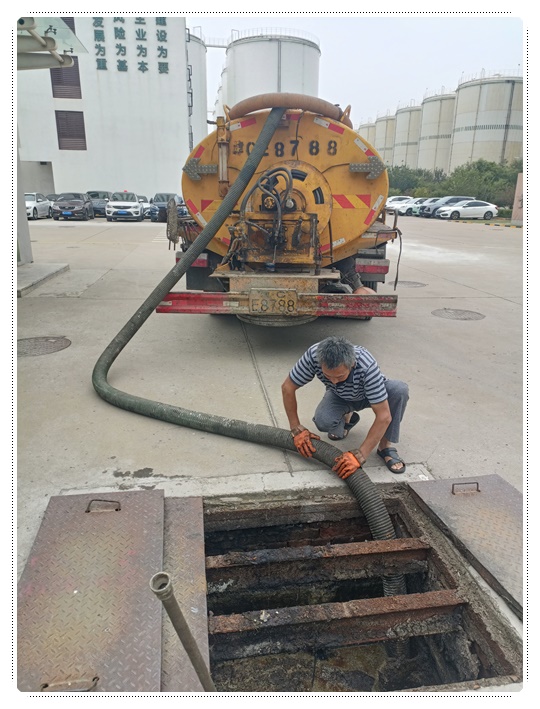 三穗隔油池清掏