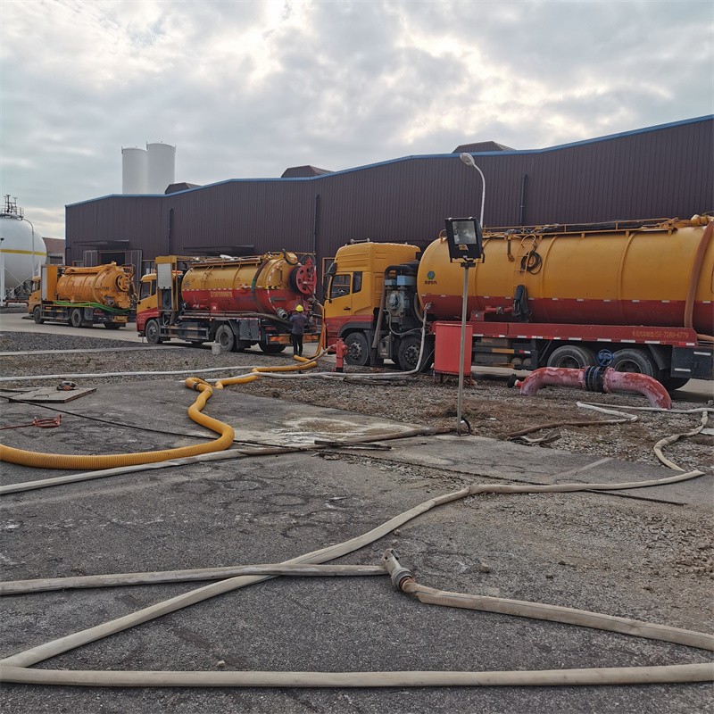 三穗污水池清理